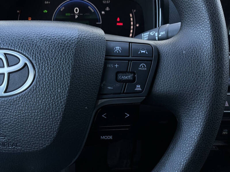 2025 Toyota Camry LE