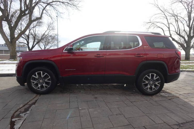 2023 GMC Acadia SLT