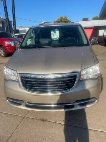 2015 Chrysler Town and Country Touring-L