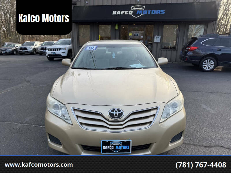 2010 Toyota Camry LE's photo