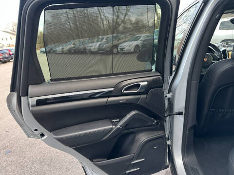 2014 Porsche Cayenne Platinum