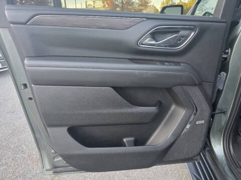 2023 Chevrolet Suburban LT