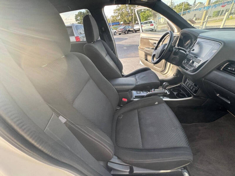 2018 Mitsubishi Outlander LE