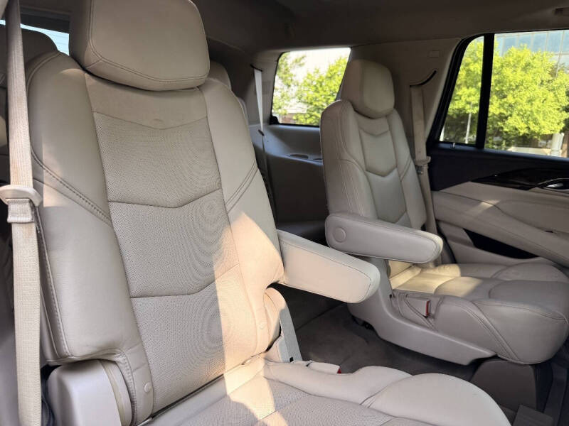 2017 Cadillac Escalade Luxury