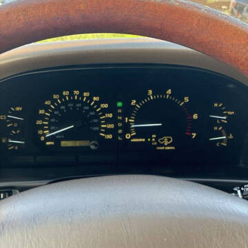 2000 Lexus LX 470