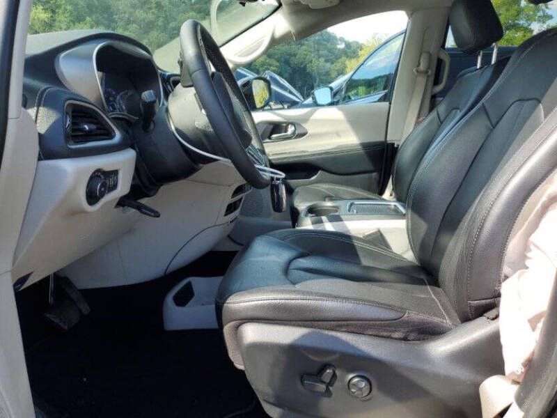 2022 Chrysler Pacifica Touring L