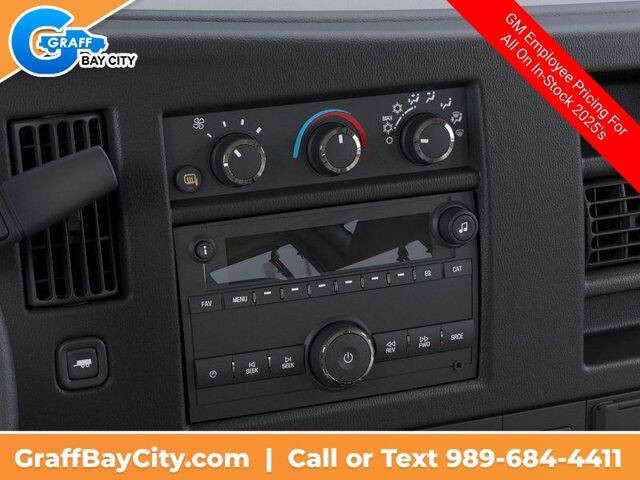 2025 Chevrolet Express 3500