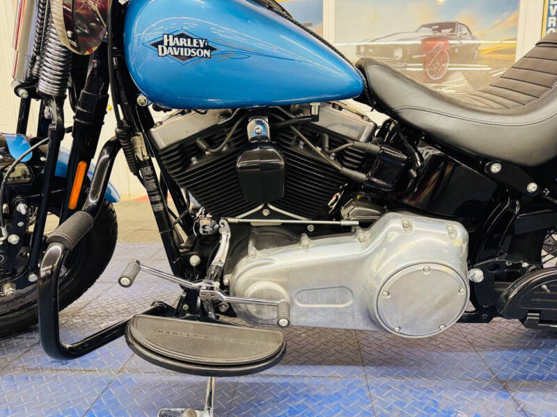 2011 Harley-Davidson FLSTSB