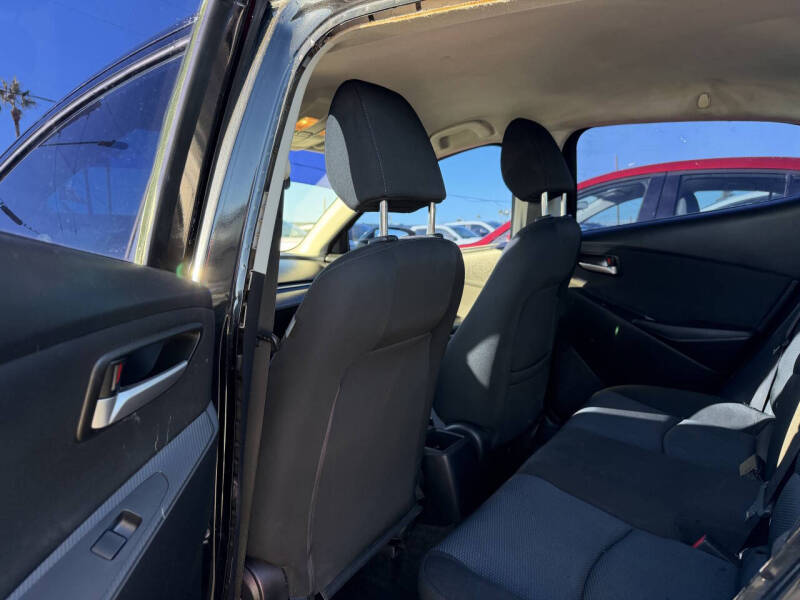 2019 Toyota Yaris LE