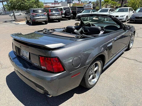2004 Ford Mustang GT Deluxe