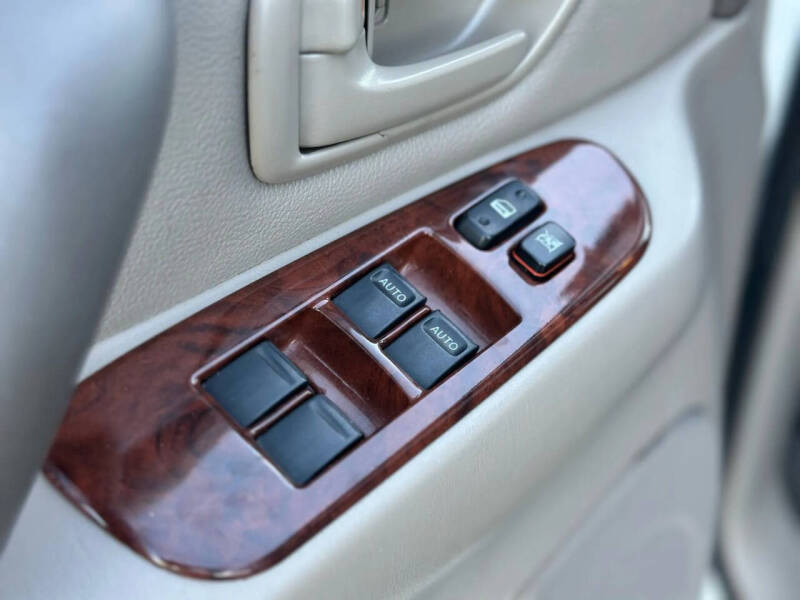 2005 Toyota Sequoia Limited