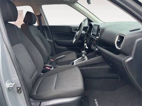 2022 Hyundai Venue SE