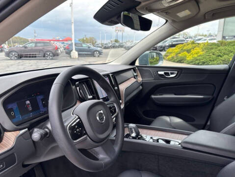 2023 Volvo XC60 B5 Plus Bright Theme