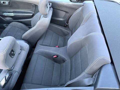 2015 Ford Mustang V6
