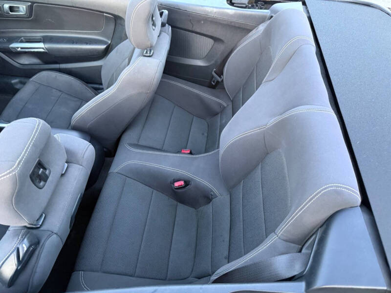 2015 Ford Mustang V6