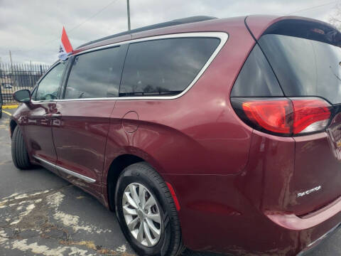 2017 Chrysler Pacifica Touring Plus
