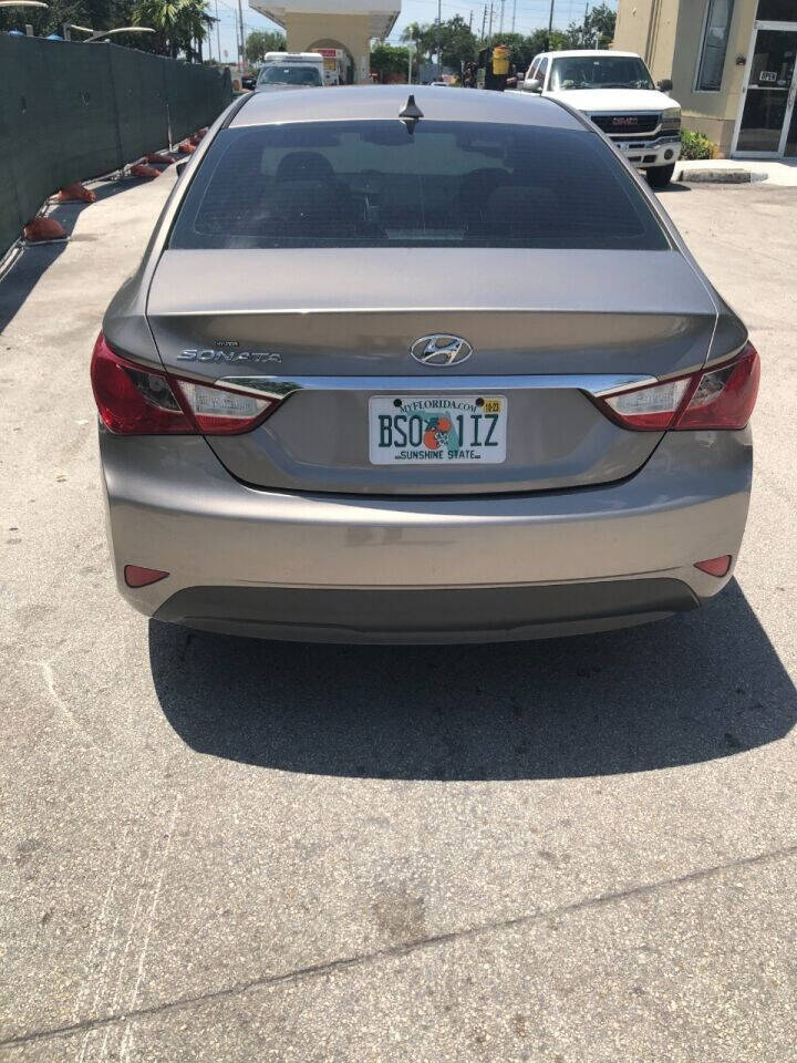2014 Hyundai Sonata  - $7,500