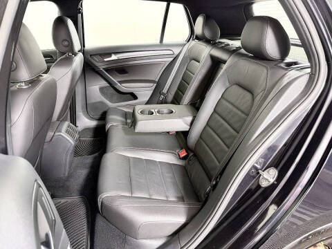 2017 Volkswagen Golf R 4Motion
