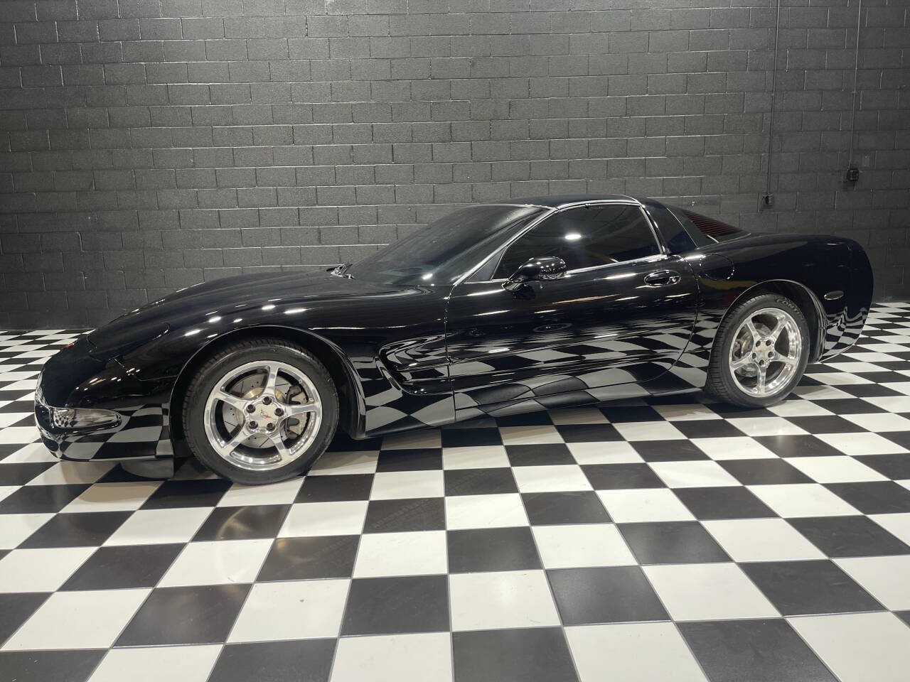 2004 Chevrolet Corvette 16