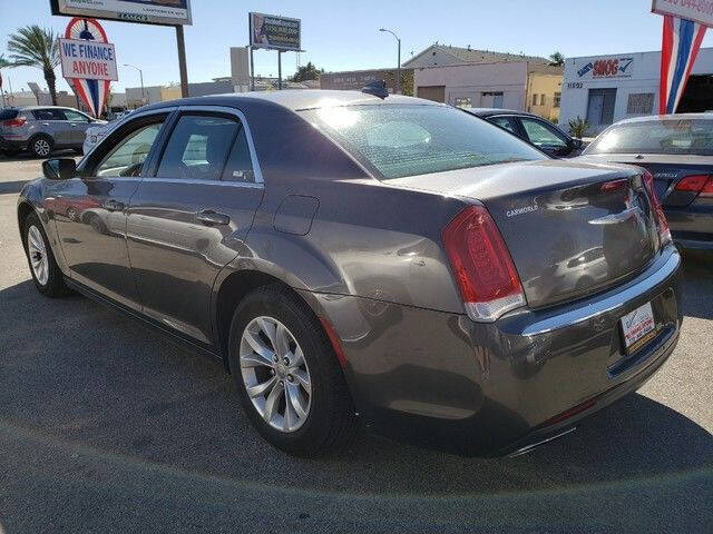 2016 Chrysler 300