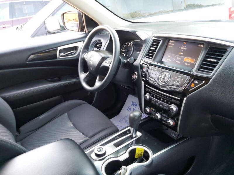 2018 Nissan Pathfinder SV