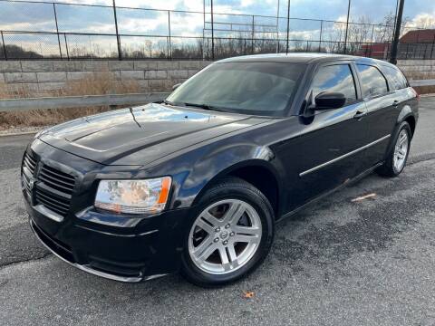 2008 Dodge Magnum for sale at CLIFTON COLFAX AUTO MALL in Clifton NJ