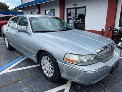 2006 Lincoln Town Car for sale at F1 Motor Group in Tampa FL