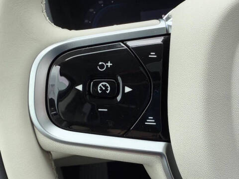 2025 Volvo XC60 T8 Plus Dark Theme