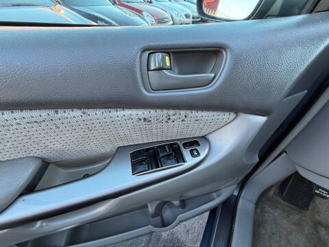 2006 Toyota Sienna CE 8 Passenger