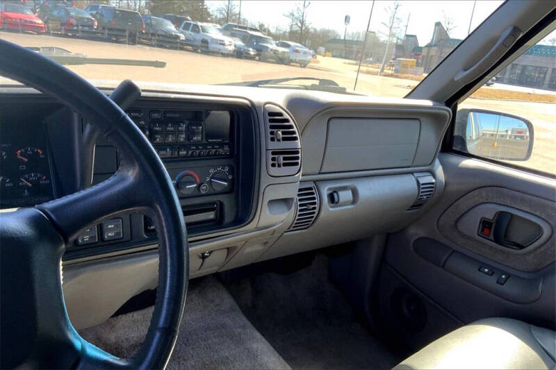 1999 GMC Suburban K2500 SLT