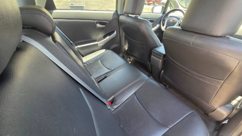 2010 Toyota Prius III