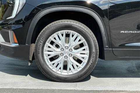 2024 GMC Acadia Elevation