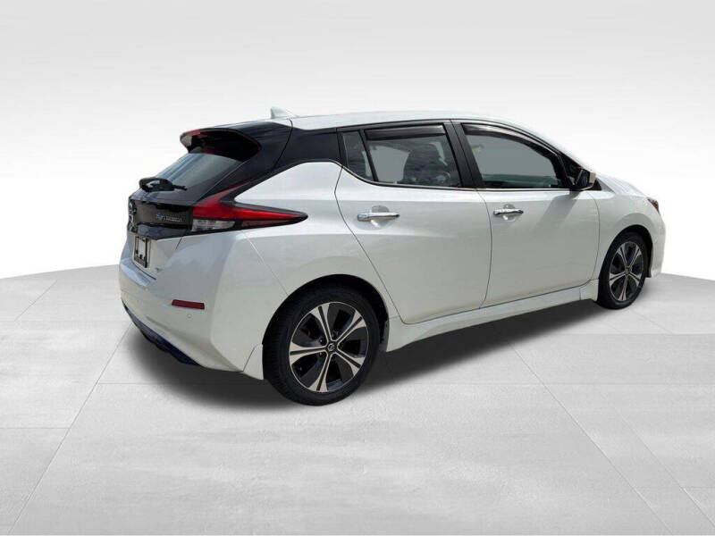 2022 Nissan LEAF SV