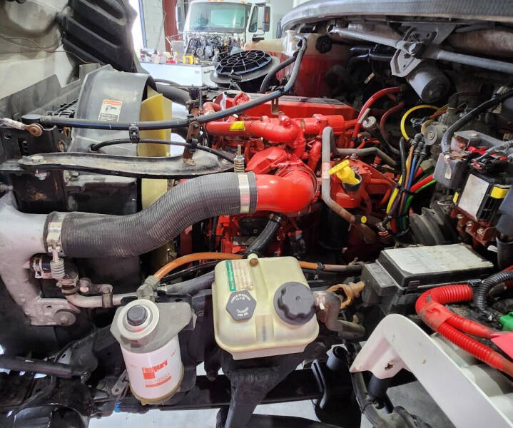 2017 Freightliner M2 106