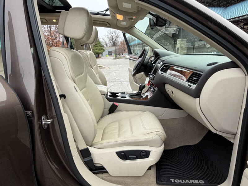 2012 Volkswagen Touareg TDI Sport