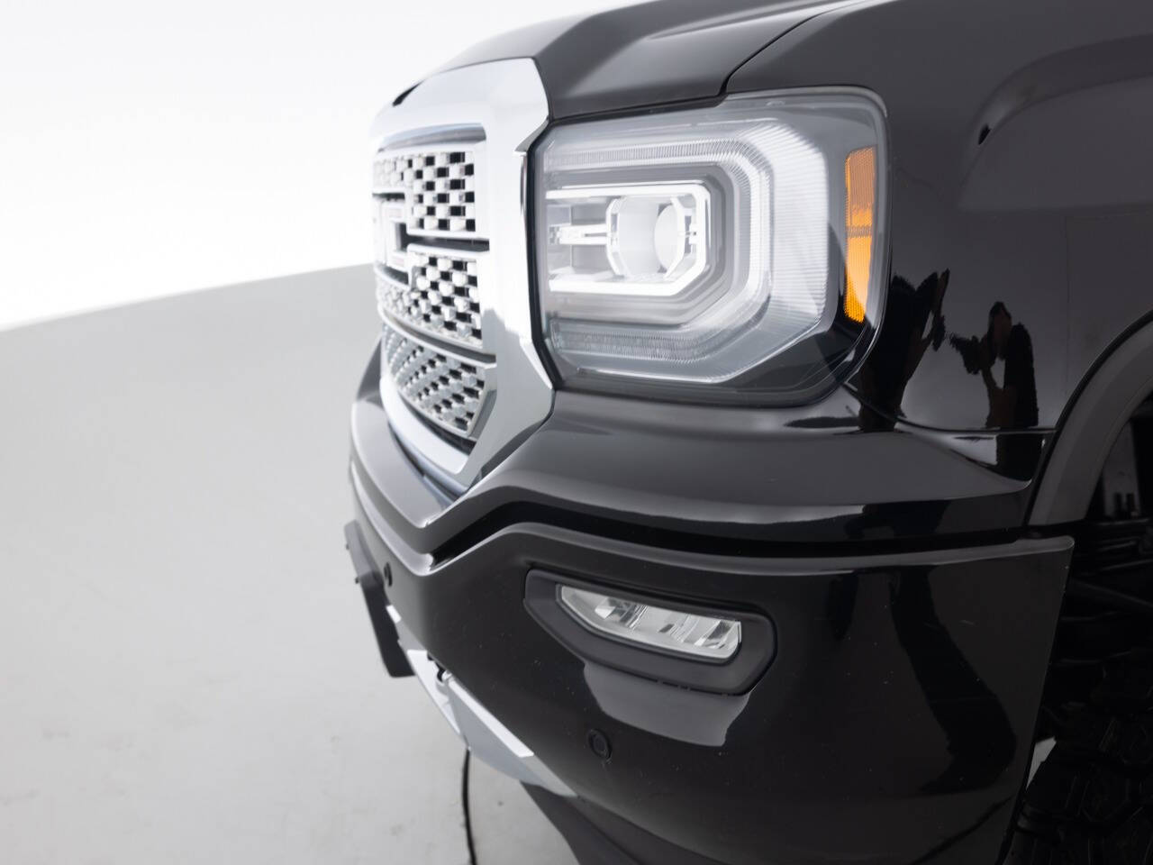 Used Car 2017 Gmc Sierra 1500  Denali 4x4 4dr Crew Cab 5.8 Ft. Sb For Sale Under $35,000 In Coal City, Illinois