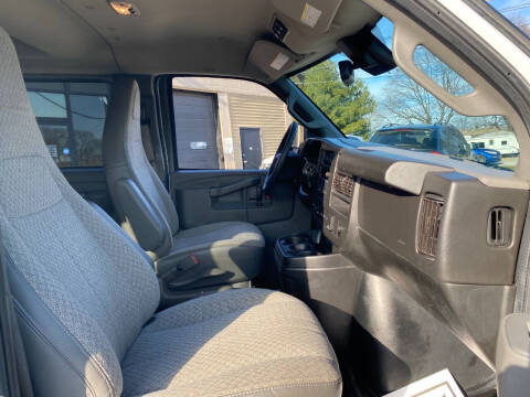 2020 GMC Savana LT 3500