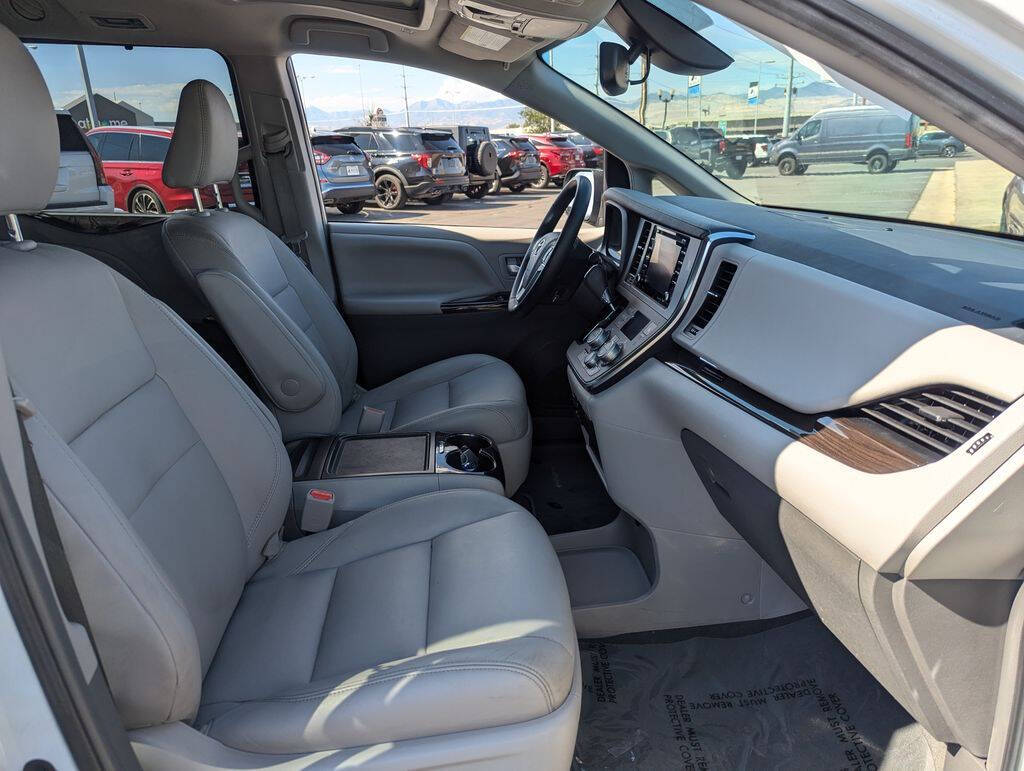 2019 Toyota Sienna for sale at Axio Auto Boise in Boise, ID