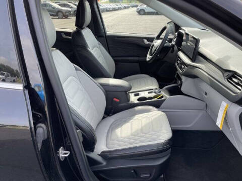 2024 Ford Escape Hybrid Platinum