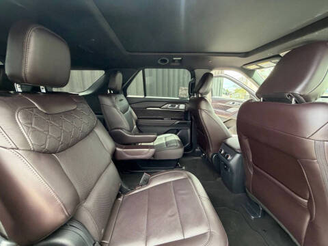2025 Ford Explorer Platinum