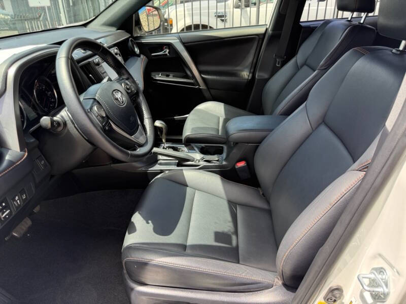 2017 Toyota RAV4 SE