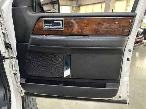 2017 Lincoln Navigator Select