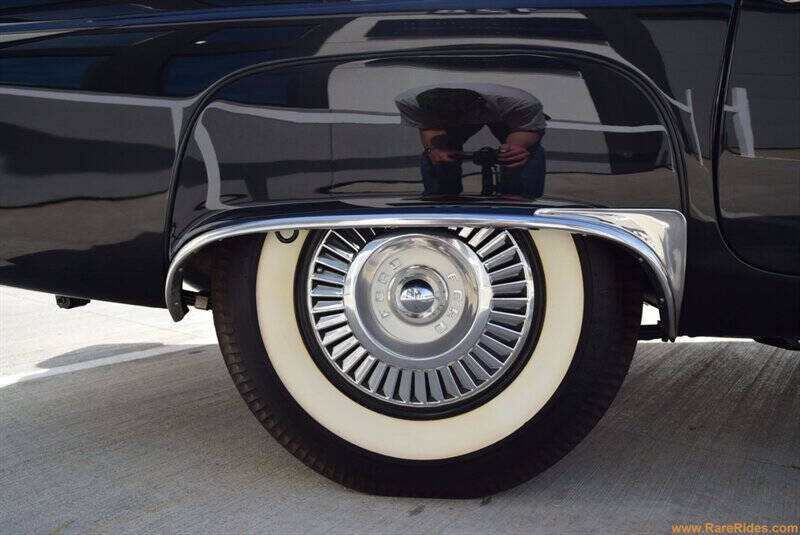 1957 Ford Thunderbird