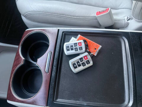 2013 Toyota Sienna XLE 8-Passenger