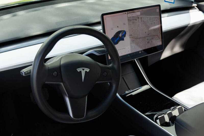 2020 Tesla Model 3 Standard Range