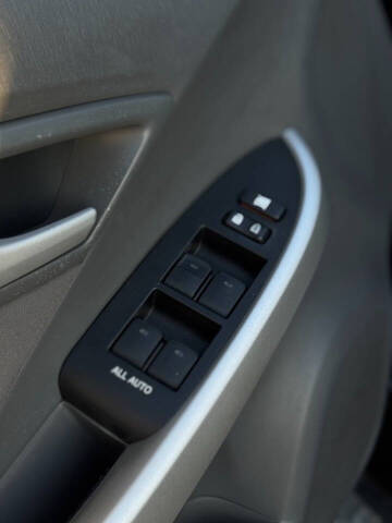 2011 Toyota Prius Two