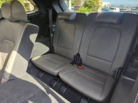2017 Hyundai Santa Fe SE