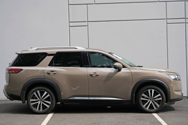 2024 Nissan Pathfinder Platinum