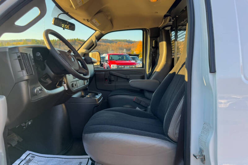 2024 GMC Savana 2500