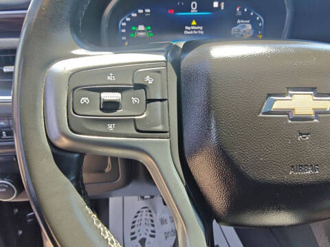 2023 Chevrolet Suburban LT